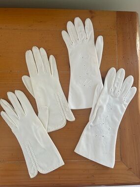Vintage 50s 60s Ladies White Gloves Bundle Lace Trim + Embroidered Floral 2 Pair